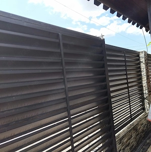 Vând gard din șipcă metalică cu poartă culisantă și poartă pietonală- mun.TECUCI