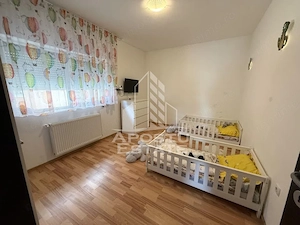 Apartament cu 3 camere de vanzare , Cu grădina , Sanandrei - imagine 3