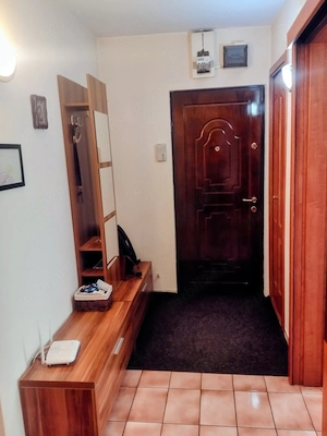 Inchiriez apartament 3 camere, decomandat, mobilat, et. 2 4, zona Giurgiului - imagine 5