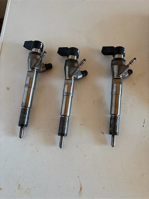 injectoare duster 1.5 diesel 166006212R