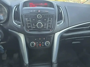 Vand Opel Zafira C,7 locuri,motor 1400 benzina Turbo,140 cai,distribuție pe lanț - imagine 5