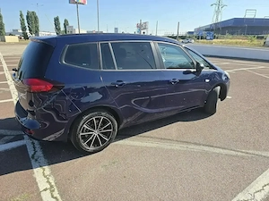 Vand Opel Zafira C,7 locuri,motor 1400 benzina Turbo,140 cai,distribuție pe lanț - imagine 6