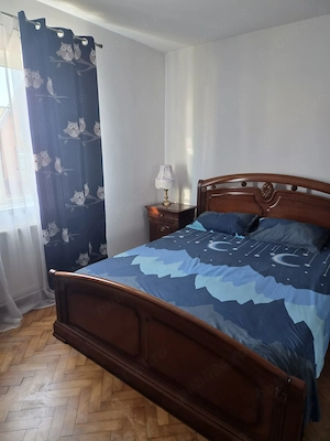 De vanzare casa spatioasa cu gradina, curte  si garaj
