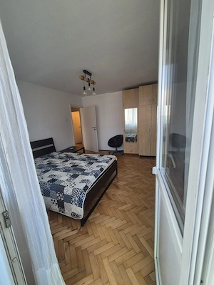 Apartament 2 camere. Decomandat. La 3 min. de metrou Eroii Revolutiei. - imagine 2