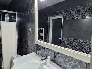 De vanzare casa spatioasa cu gradina, curte  si garaj - imagine 5