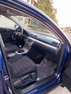 Volkswagen Passat B6 2.0TDI 140CP BMP 2008 E4 - imagine 8