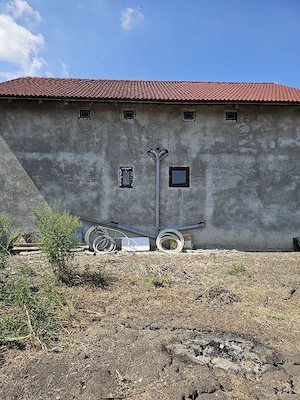 Casă de vânzare în satul Halanga, p+m, 3 dormitoare, 4 bai, bucatărie, 192 mp  amprentă,  curte + gr - imagine 4