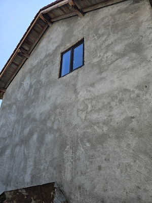 Casă de vânzare în satul Halanga, p+m, 3 dormitoare, 4 bai, bucatărie, 192 mp  amprentă,  curte + gr - imagine 2