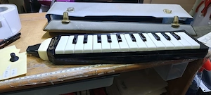 Melodică Hohner Vintage cu claviatură, în husă originală
