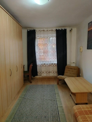 Dau in chirie apartament cu 2 camere decomandate parter mobilat utilat pe strada Decebal nr. 40 - imagine 2