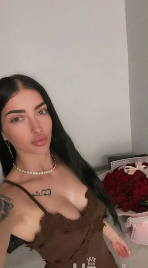 Vanessa la tine , accept PARTY