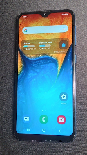 Samsung Galaxy A20e DualSim + loc de card - 250 lei preț fix