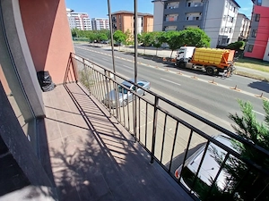 Vand apartament 2 camere Giroc - imagine 5