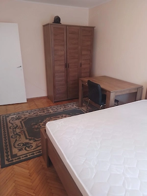 Proprietar, inchiriez apartament cu o camera, et1, zona foarte linistita, Olimpia- Stadion, 220 EUR - imagine 2