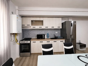 Vând apartament modern cu 2 camere, situat în Baciu, zona Regal