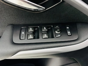 Volvo V40 - imagine 12