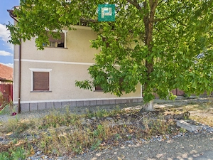 Casă cu etaj, în localitatea Buteni, Arad - imagine 4