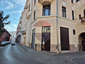 Spațiu comercial cu mezanin în Palatul Bohuș – ultracentral Arad - imagine 2