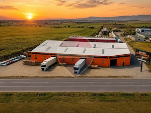2.953 mp construiti | 6.074 mp teren | 80 ml front la DN13