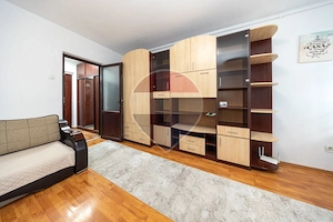 Garsonieră 30 mp – Bd. Victoriei, Brașov | Mobilată și utilată/Balcon - imagine 2