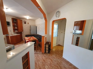 vand apartament 2 camere decomandate zona Astra Brasov  - imagine 2
