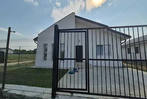 Vila noua cu 4 camere,intrare asfalt,mobilata si utilata complet - imagine 2