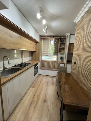 Apartament 3 camere central - imagine 9