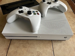 Xbox One S si 2 jocuri