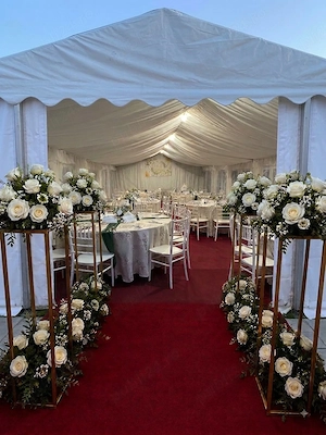 Inchiriem decoratiuni pentru evenimente 
