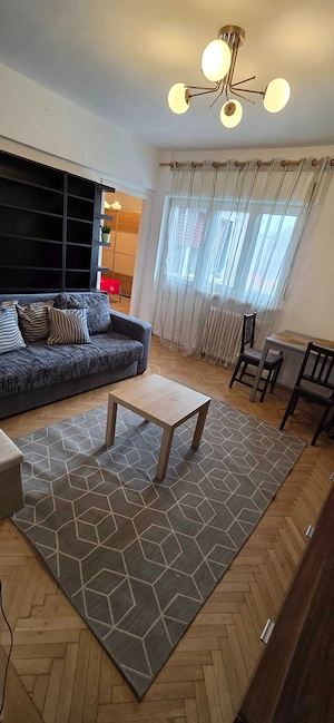 Propietar - Inchiriez Apartament 2 cam Piata Romana - proaspat renovat - imagine 2