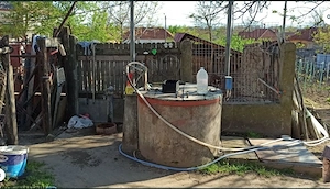 Casă cu teren generos și deschidere la două străzi   Poiana Mare - imagine 3