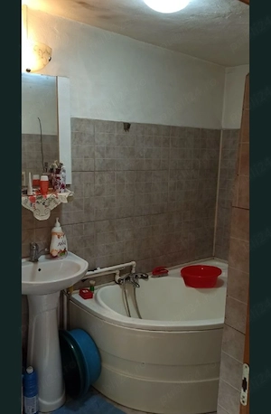 Casă cu teren generos și deschidere la două străzi   Poiana Mare - imagine 4