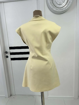 rochie stil sacou fara mâneci 