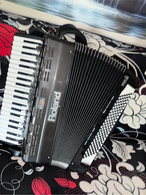 Acordeon Roland fr5