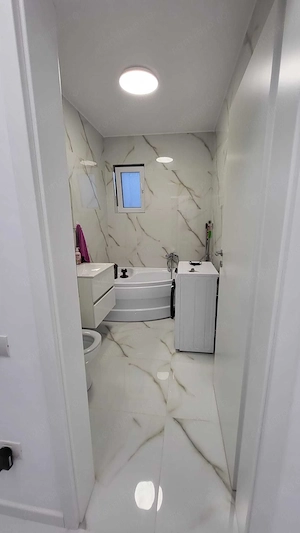 Inchiriez apartament 2 camere cu parcare inclusa in Dobroesti - imagine 2