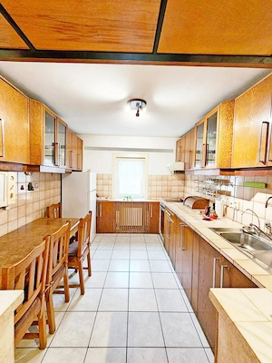 Dorobanților   De închiriat apartament spațios cu 4 camere, etaj 2, centrală proprie - imagine 5