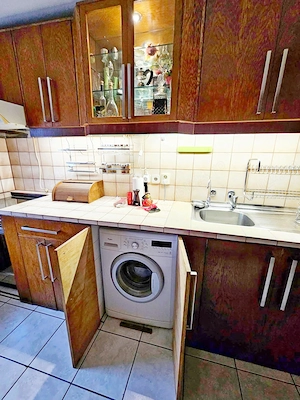 Dorobanților   De închiriat apartament spațios cu 4 camere, etaj 2, centrală proprie - imagine 18