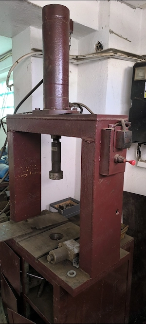 Vânzare presă hidraulică 380v și polizor 380v