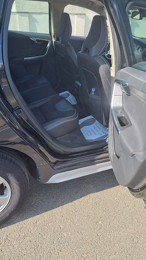 Volvo XC60 2.4 D - imagine 8