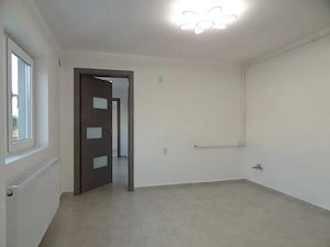 Casă individuală renovată, 5 camere, teren 543 mp Domnești - imagine 8