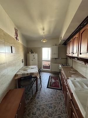 Închiriez apartament 2 camere   Brașov, cartier Tractorul | Loc de parcare inclus | 2 Balcoane - imagine 4
