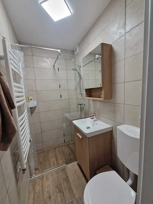 Apartament renovat de inchiriat - 2 Cam Brasov - Tractorul - imagine 3