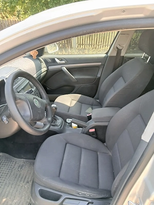 Skoda Octavia 2 1.6 MPI 2006 - imagine 8