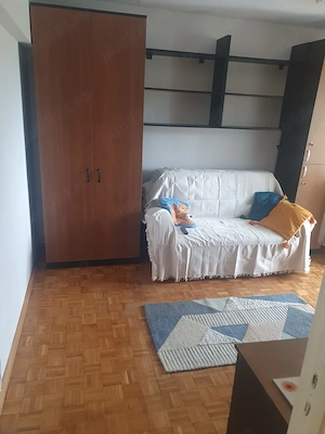 Apartament 1 dormitor 1 living  1 bucatarie 1 baie 1 balcon 1 camara 1 debara - imagine 5