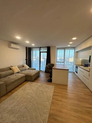 Inchiriez apartament central, parcare inclusa, dotari premium, prima inchiriere - imagine 3