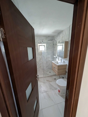 Vând Apartament 2 camere, complet renovat, Zona Soarelui - imagine 5