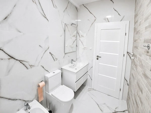 Apartament lux 2 camere in Gradiste - imagine 2