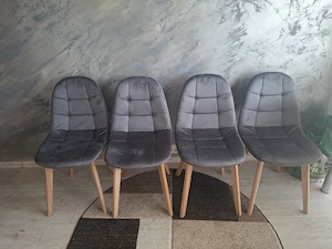 Vand 4 scaune noi