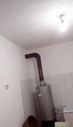 casă cu șase camere în comuna Cotești județul Vrancea- 55 000 euro  - imagine 4