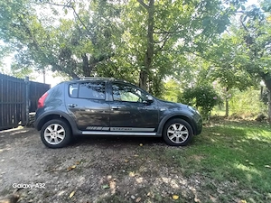Proprietar vand Sandero Stepway ,an fabricatie 2011,1.6 Benzina-GPL. - imagine 4